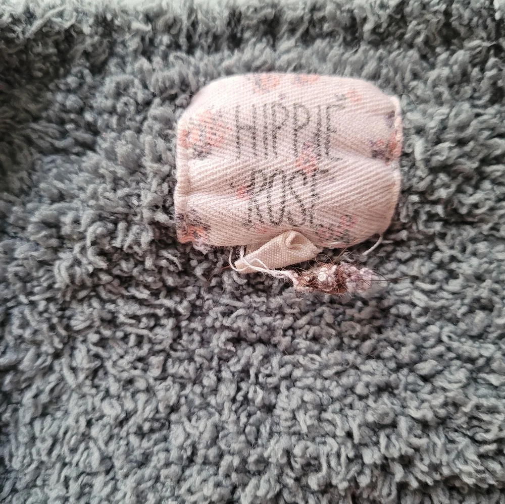 Sweater - Picture 3 of 4